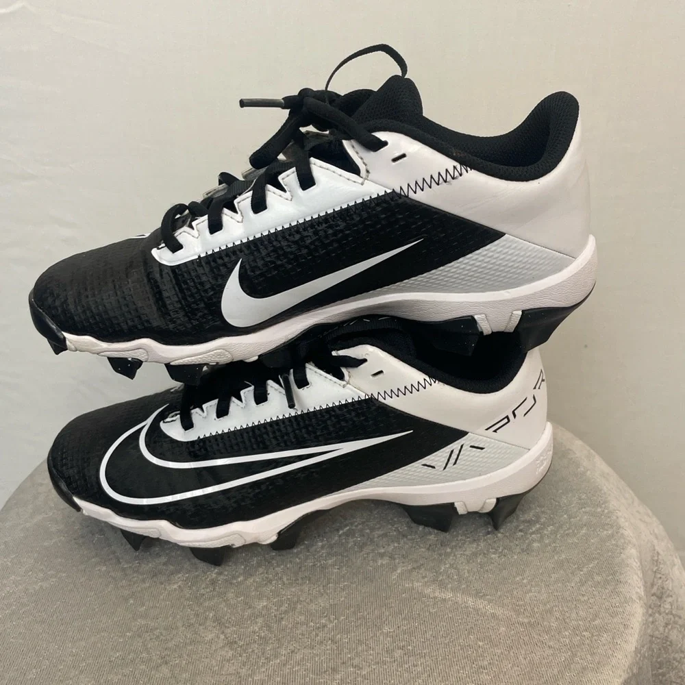 Nike Vapor Edge Youth size 5Y Football Cleats Black White (L1)✨✨✨